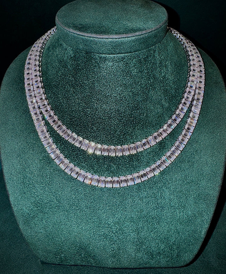 The Esmeralda Line Necklace