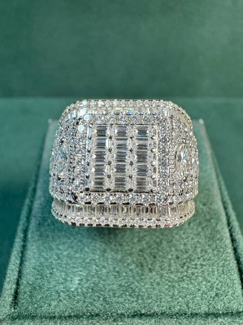 THE EMPIRE SIGNET RING