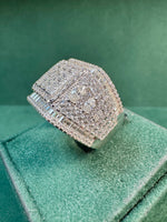 THE EMPIRE SIGNET RING 3