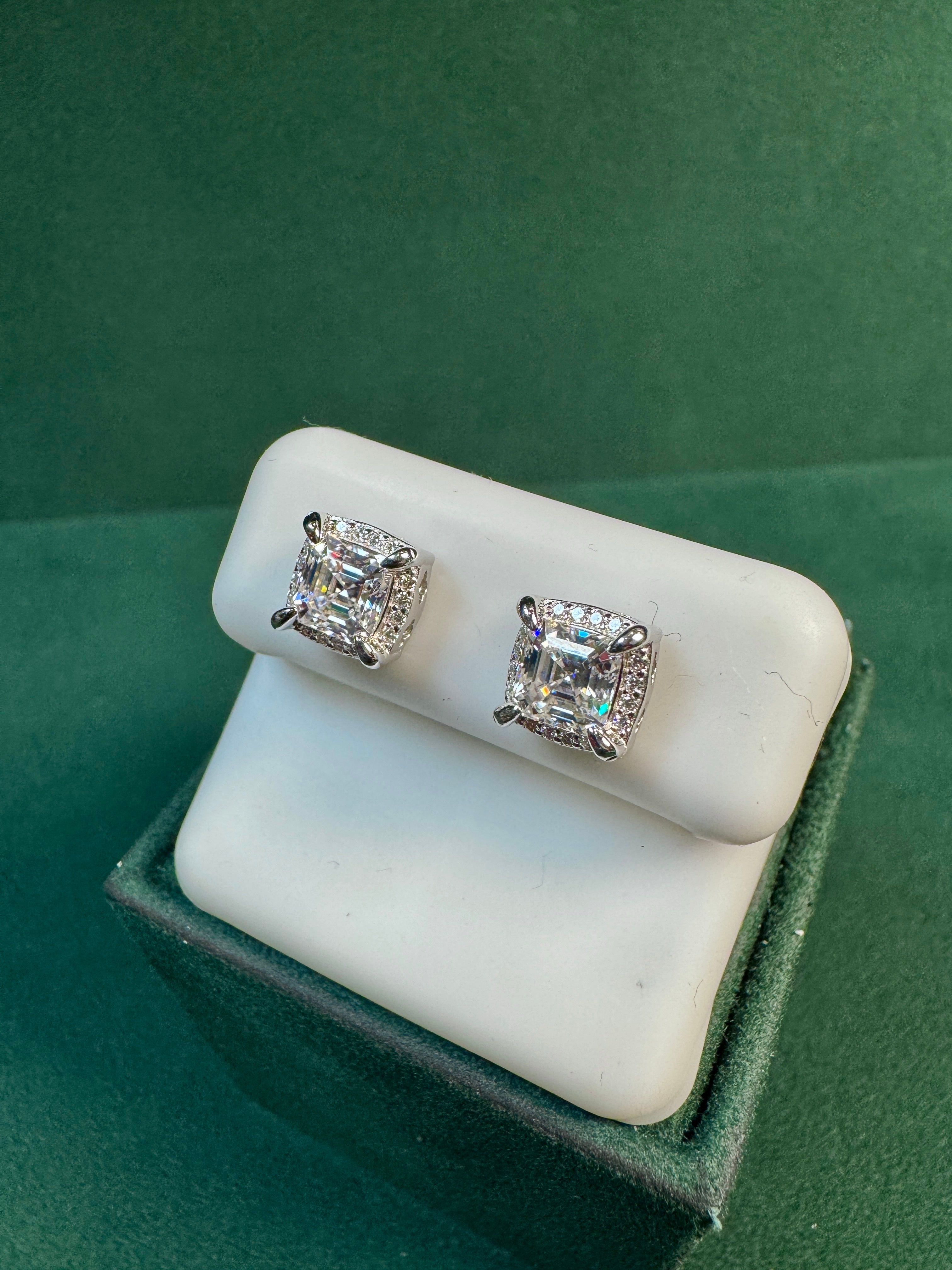 THE LUX GRID STUDS